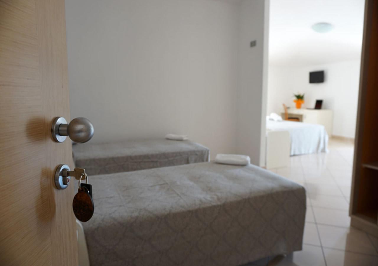 Hotel Croccia Accettura Екстер'єр фото